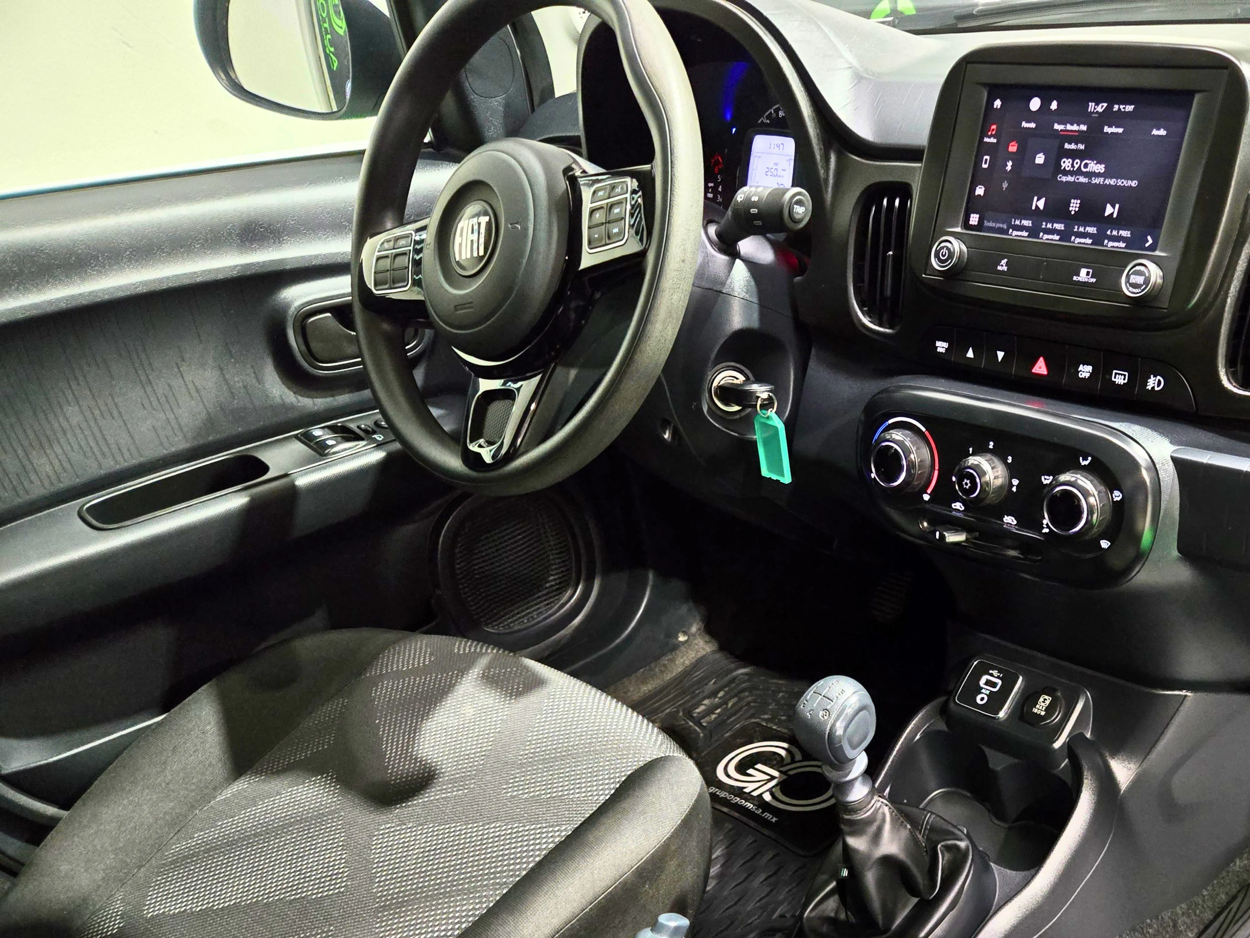 Fiat Mobi Like 2023