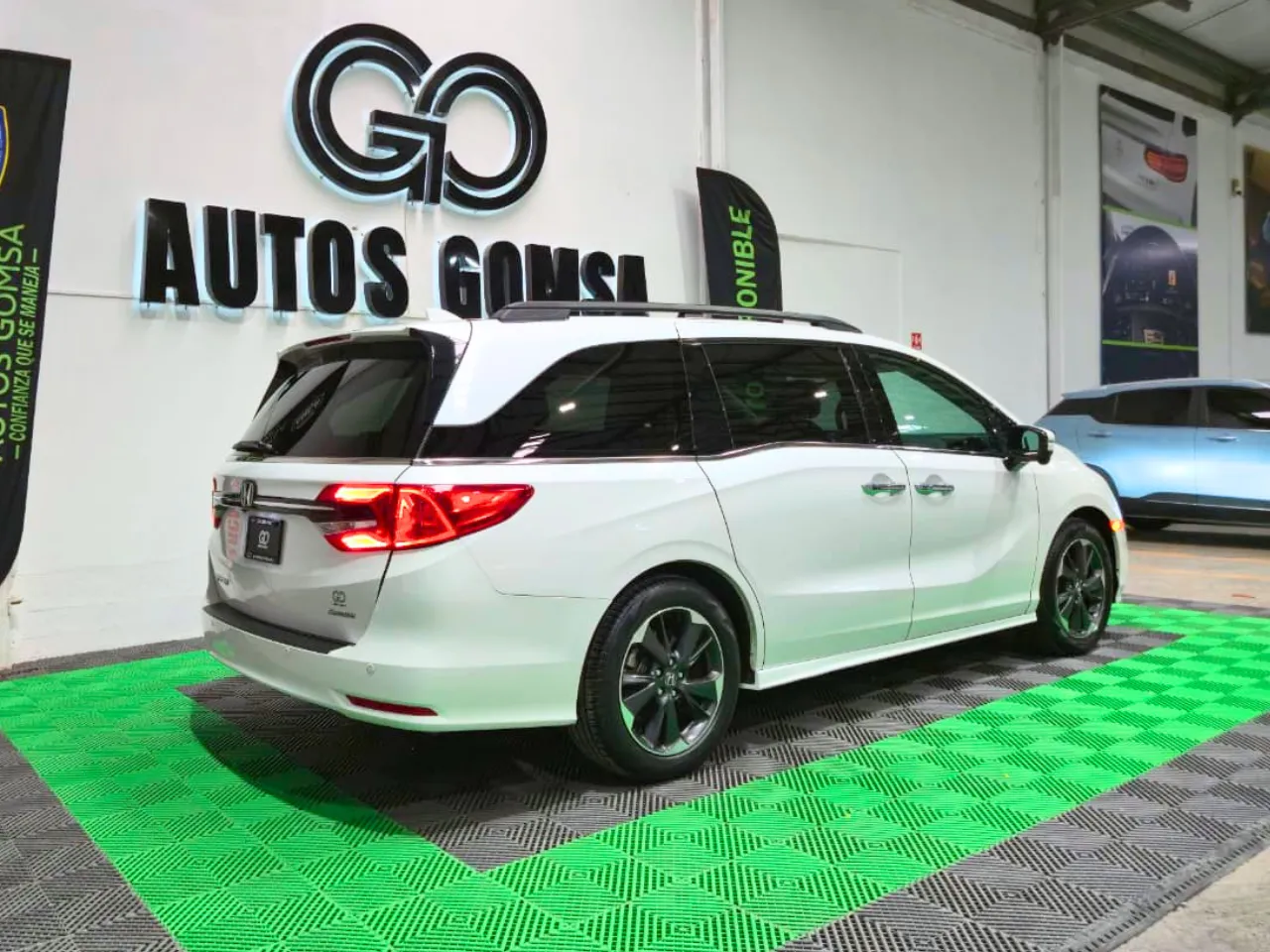Honda Odyssey Touring 2024